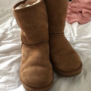 UGG BOOTS